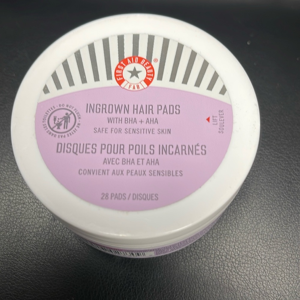 First Aid Beauty Ingrown Hair Pads sealed Fast Shipping